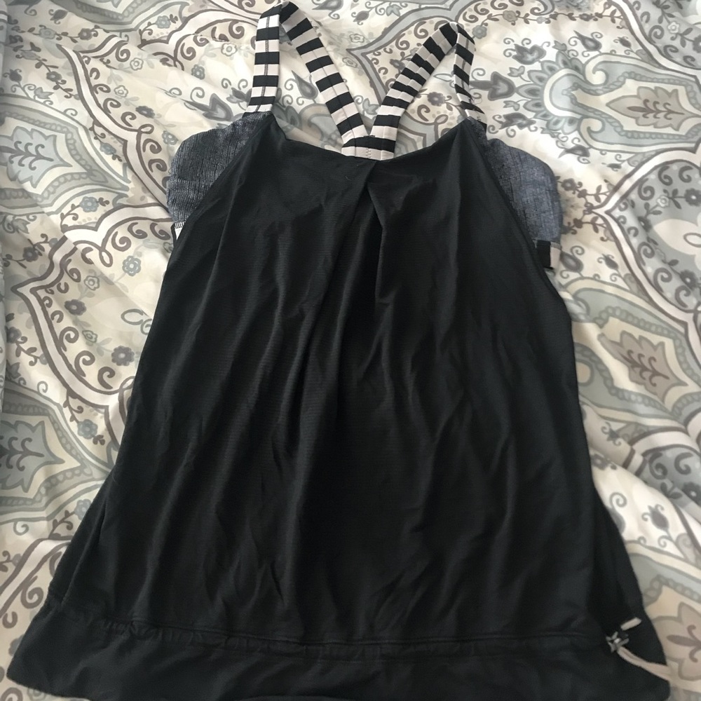 Lululemon Top with built in sports bra!